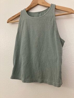 Vuori Lightweight Ribbed Tank in Sage